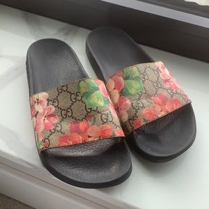 Gucci GG canvas slides